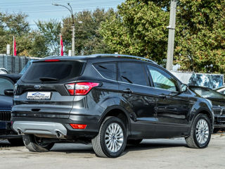 Ford Kuga foto 2