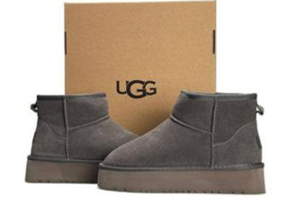 UGG în cutie  disponibile în stoc