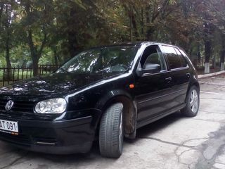 Volkswagen Golf foto 1