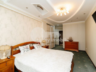 Apartament cu 3 camere, 160 m², Centru, Chișinău foto 3