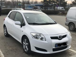 Toyota Auris foto 1