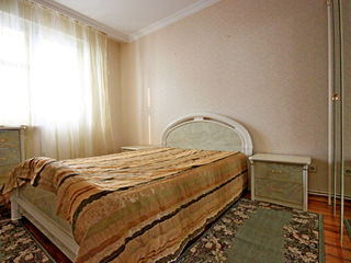 Chirie! Apartament cu 3 odăi, 74 m2, Botanica, str. Dimineții. Euroreparație! foto 5