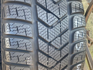 r 17 225/45 Pirelli