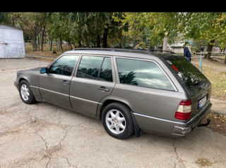 Mercedes E-Class foto 4