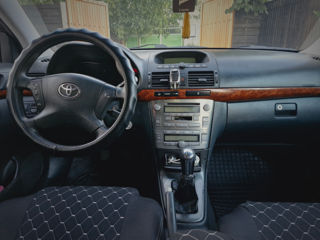 Toyota Avensis foto 3