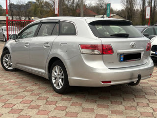 Toyota Avensis foto 3