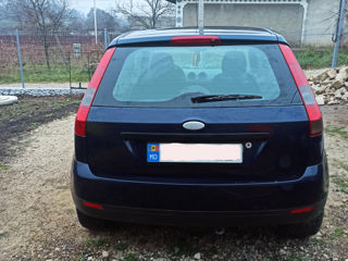 Ford Fiesta foto 3