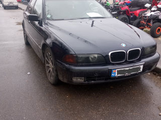 BMW 5 Series foto 2