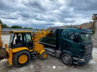 Oferim servicii de excavare si evacuare.