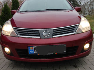 Nissan Tiida foto 4