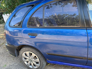 Nissan Almera foto 8