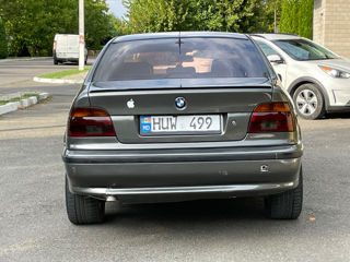 BMW 5 Series foto 5