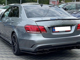 Mercedes E-Class foto 2