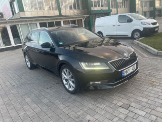 Skoda Superb foto 2