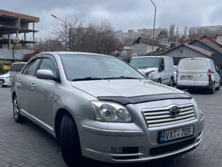 Toyota Avensis foto 2