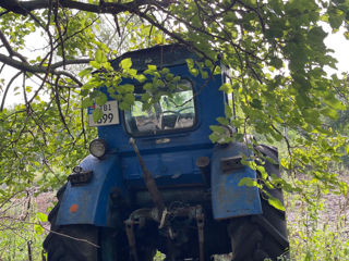 Vând tractor în stare buna lucrează