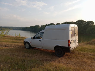 Ford Courier foto 3