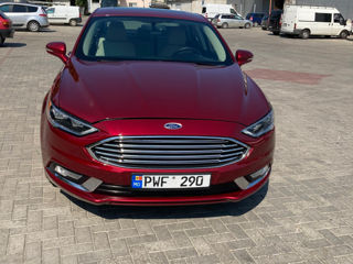 Ford Fusion foto 2