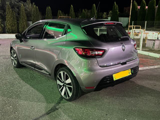 Renault Clio foto 2