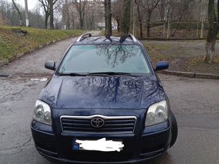 Toyota Avensis foto 8