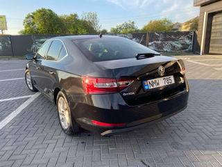 Skoda Superb foto 3