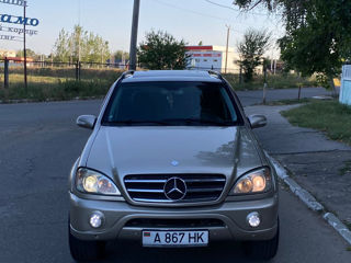 Mercedes M-Class foto 2