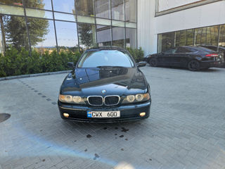 BMW 5 Series foto 2