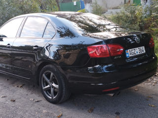 Volkswagen Jetta foto 9