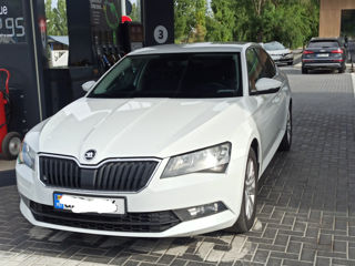 Skoda Superb foto 2