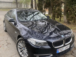 BMW 5 Series foto 10