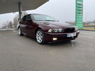 BMW 5 Series foto 3