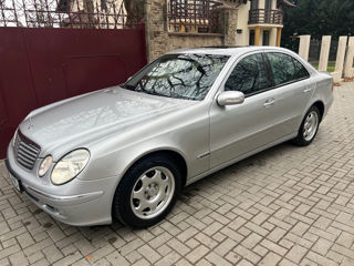 Mercedes E-Class foto 2