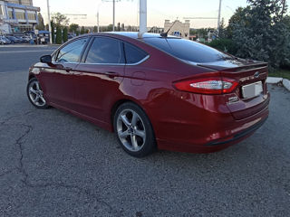 Ford Fusion foto 4