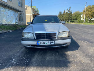 Mercedes C-Class foto 6