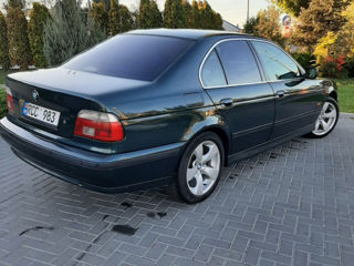 BMW 5 Series foto 2