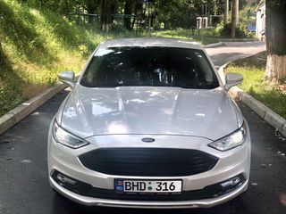 Ford Fusion foto 1