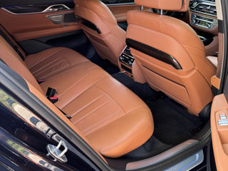 BMW 7 Series foto 9