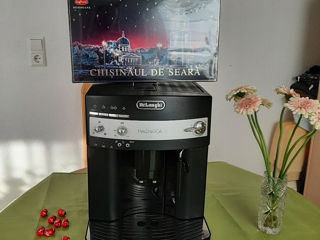 Кофемашина De'Longhi Magnifica ESAM 3200, серебристый.В идеальном состоянии!