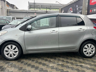 Toyota Yaris foto 8