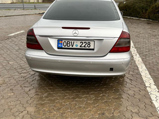 Mercedes E-Class foto 8