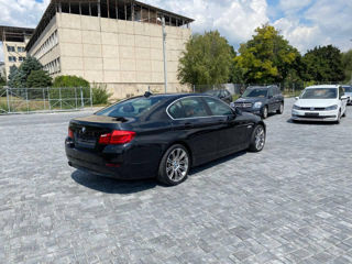 BMW 5 Series foto 4