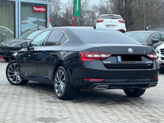 Skoda Superb foto 3