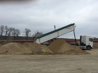 Oferim servicii transport marfuri (cereale, nisip, pietris, savura, carbune , keramzit si altele) foto 2