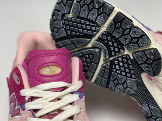 New Balance 2002R Pink Women's foto 4