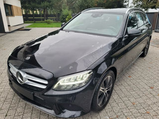 Mercedes C-Class foto 2