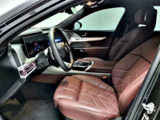 BMW 7 Series foto 8