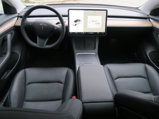 Tesla Model 3 foto 10