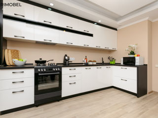 Descoperă eleganța și funcționalitatea într-o bucătărie personalizată! foto 9