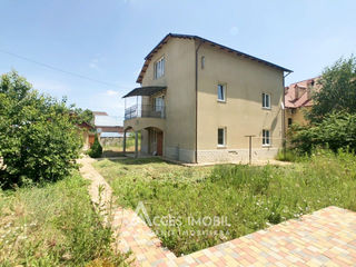 Casă în 2 nivele! Dumbrava, 250m2 + 8 ari! foto 10