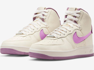 Nike Air Force 1 in ivory and violet
